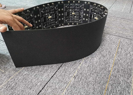 P2 가동 가능한 영상 광고 실내 지도한 스크린은 통합된 실린더 전시를 구부려 가볍고 얇은 단위를 형성하
